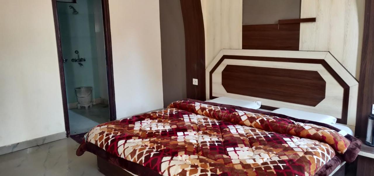 Hotel Shakuntala Катра Экстерьер фото