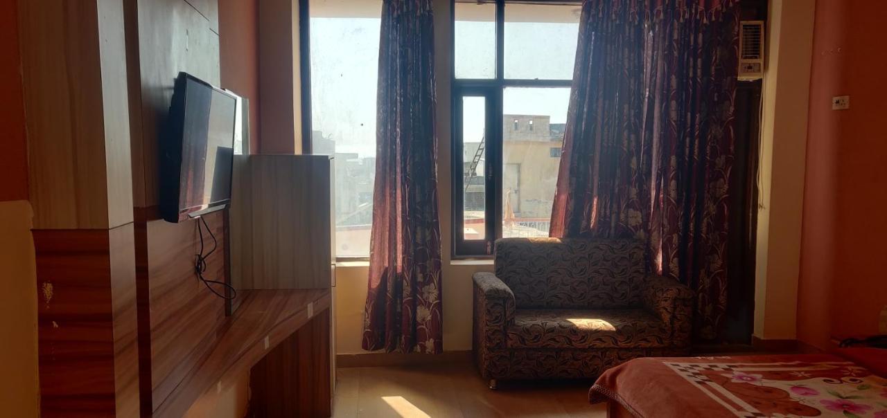 Hotel Shakuntala Катра Экстерьер фото